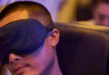 Maske zum Schlafen: Warum Vielreisende ohne sie heute kaum noch auskommen Maske zum schlafen